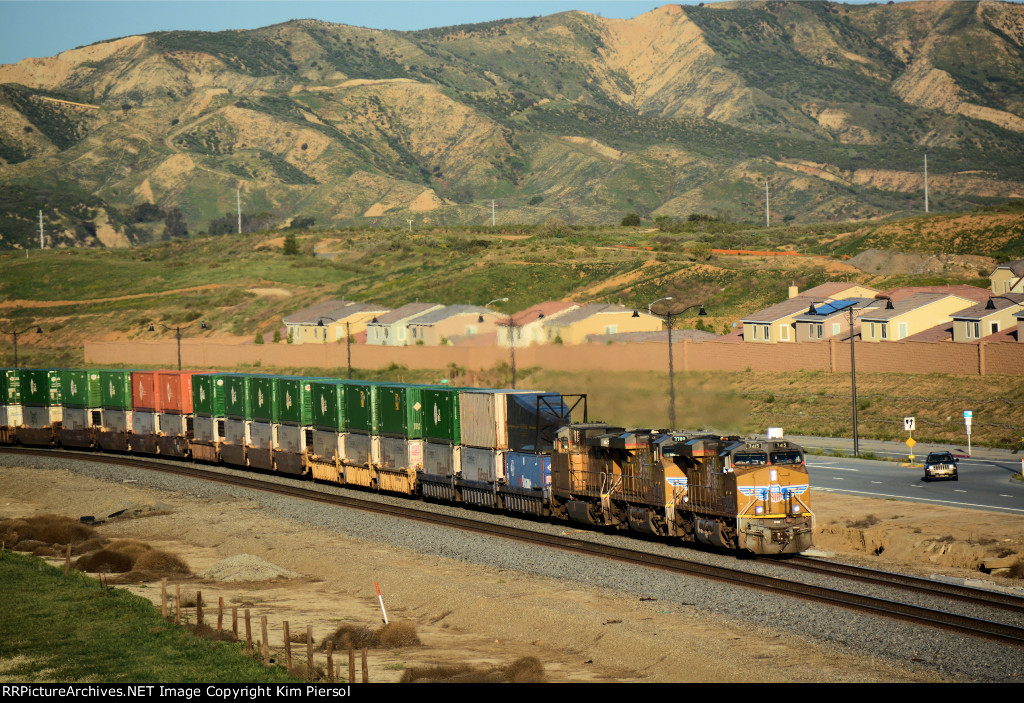 EB Doublestack with arroWedge